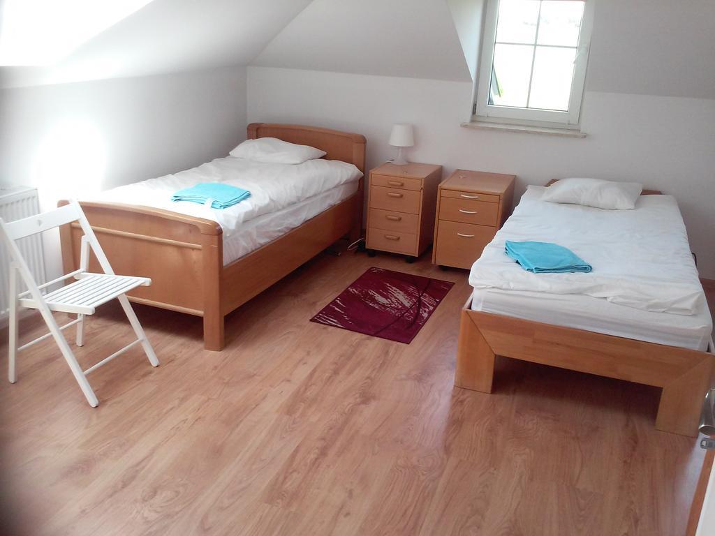 Dworek Poznan Bed & Breakfast Eksteriør bilde