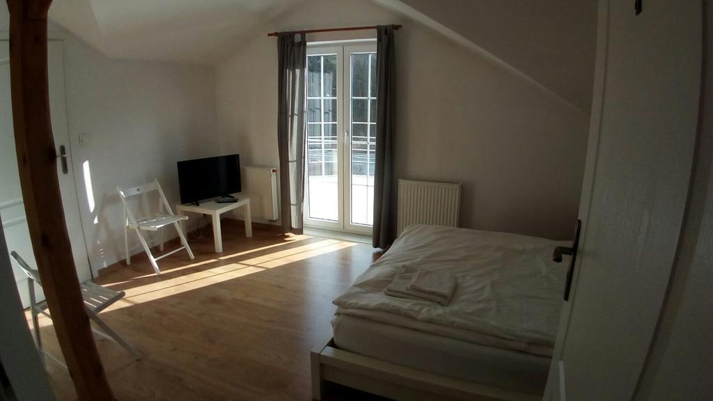 Dworek Poznan Bed & Breakfast Eksteriør bilde